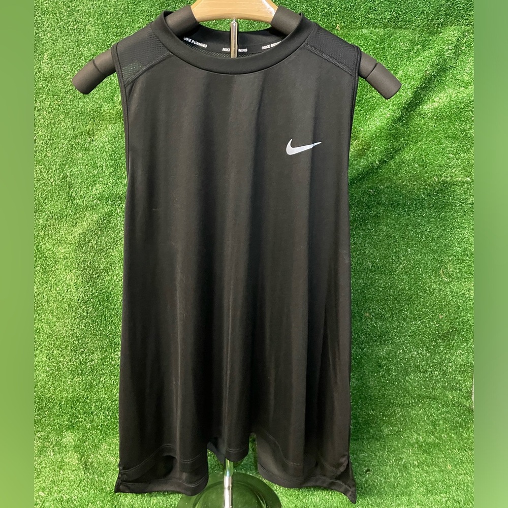Women’s Nike tank Running Gym or any exercise activity size XL